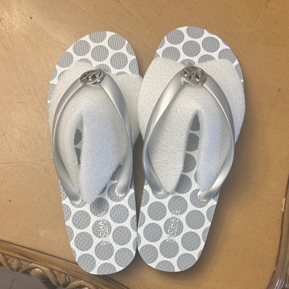 New!!  Michael Kors Silver and White Flip Flops